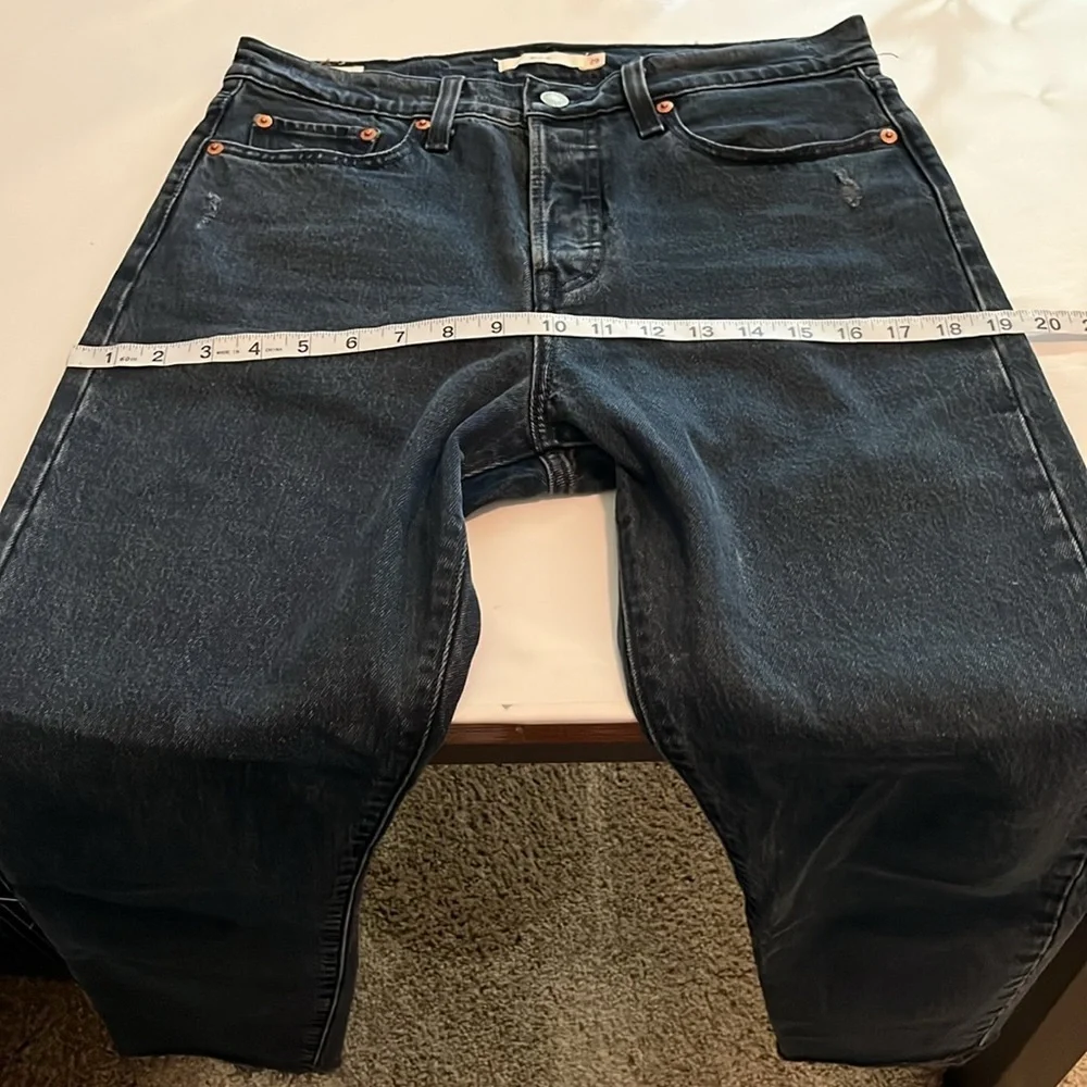 Levi’s Premium High Rise Wedgie Size 29